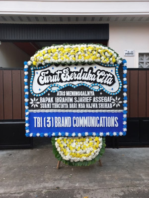 Papan Bunga Duka di Jajar
